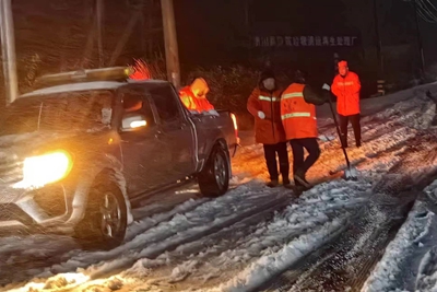 今日讯！潢川县连夜除雪 保障群众出行