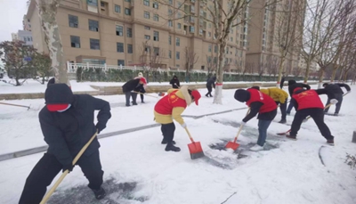 信阳市羊山新区龙飞山街道：党建引领聚能量 保路畅通暖民心